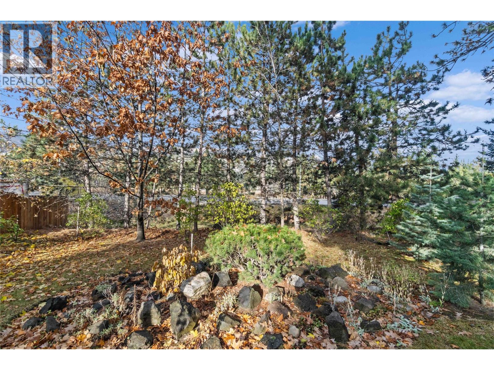  2164 Tomat Avenue, West Kelowna