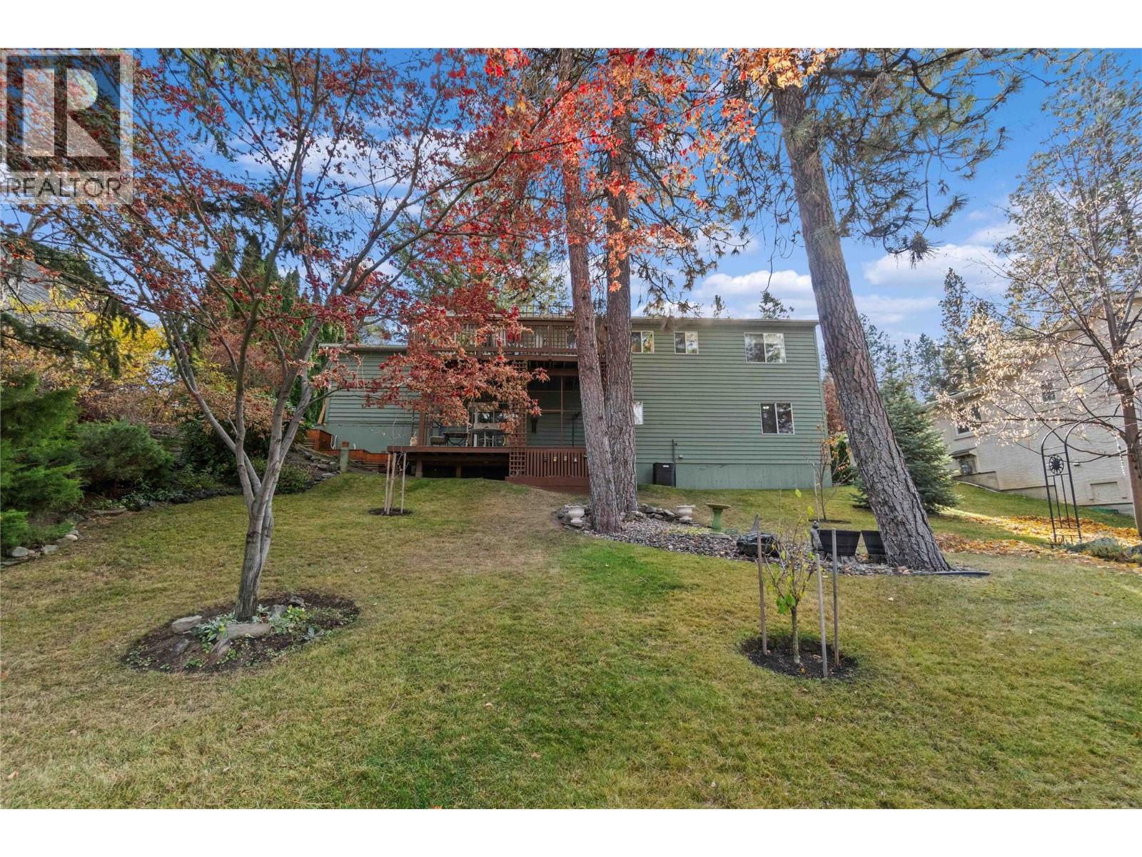  2164 Tomat Avenue, West Kelowna
