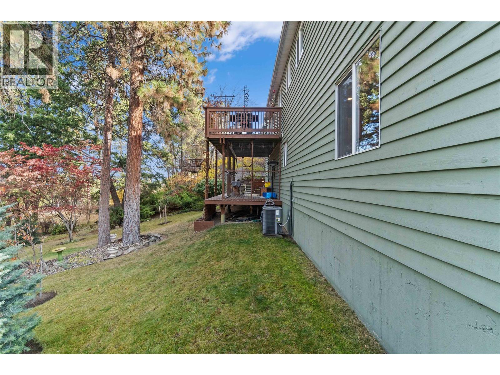  2164 Tomat Avenue, West Kelowna