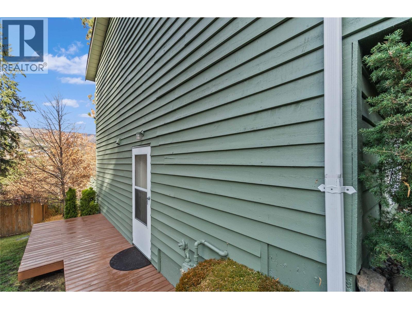  2164 Tomat Avenue, West Kelowna