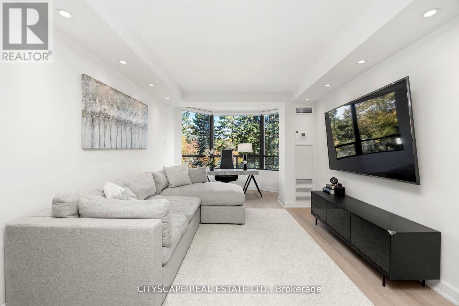 209 - 7460 BATHURST STREET - Photo 4 of 28, Vaughan (Brownridge), Ontario