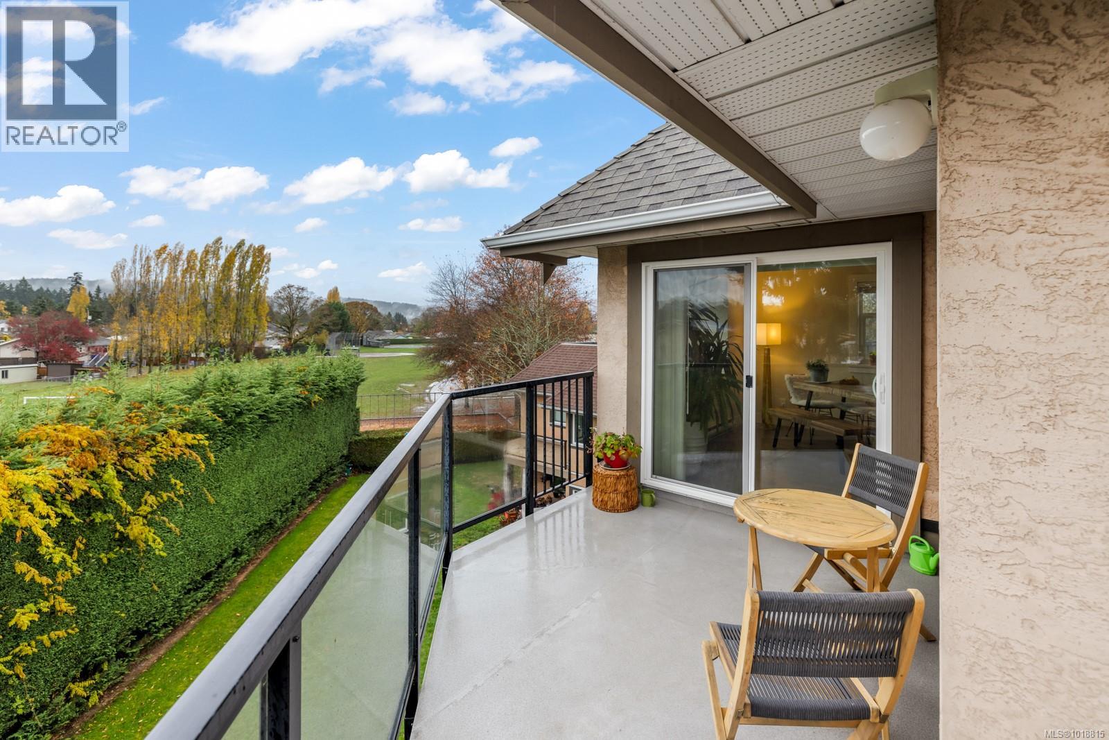 303 7070 West Saanich Rd, Central Saanich