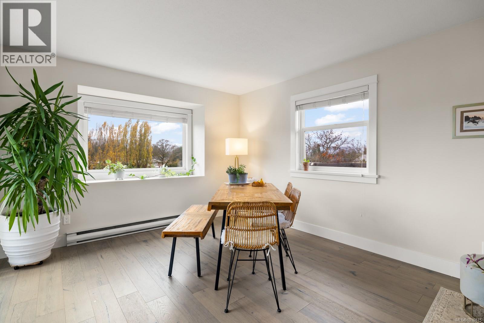 303 7070 West Saanich Rd, Central Saanich