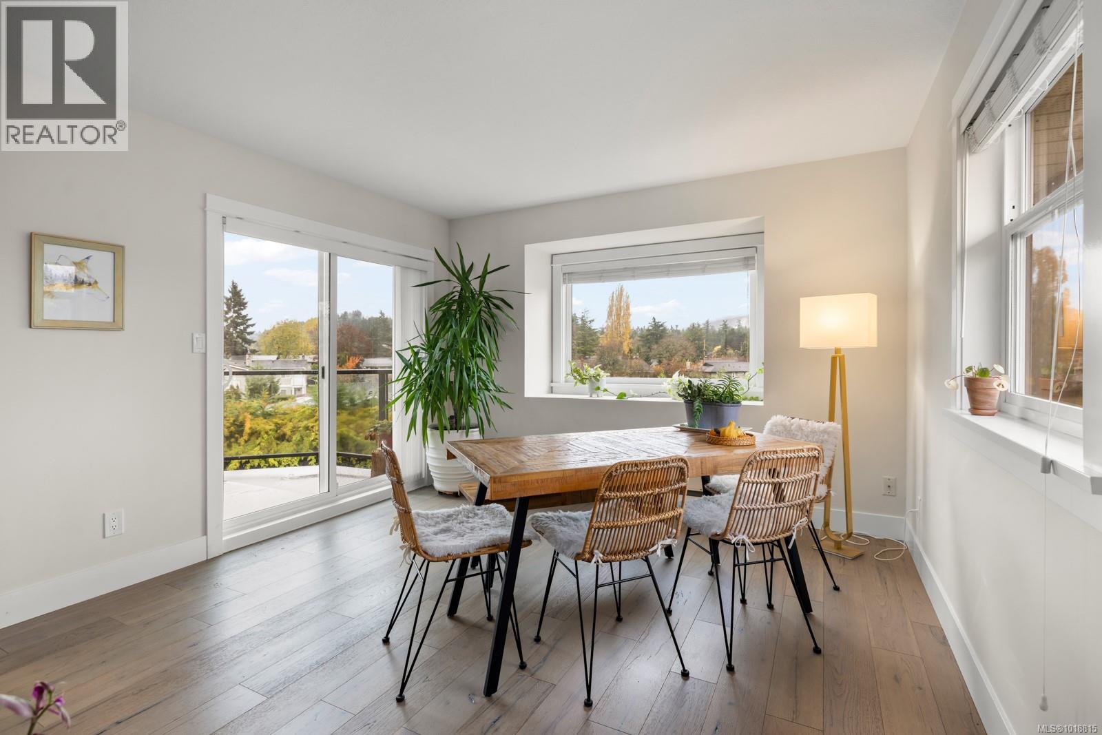 303 7070 West Saanich Rd, Central Saanich