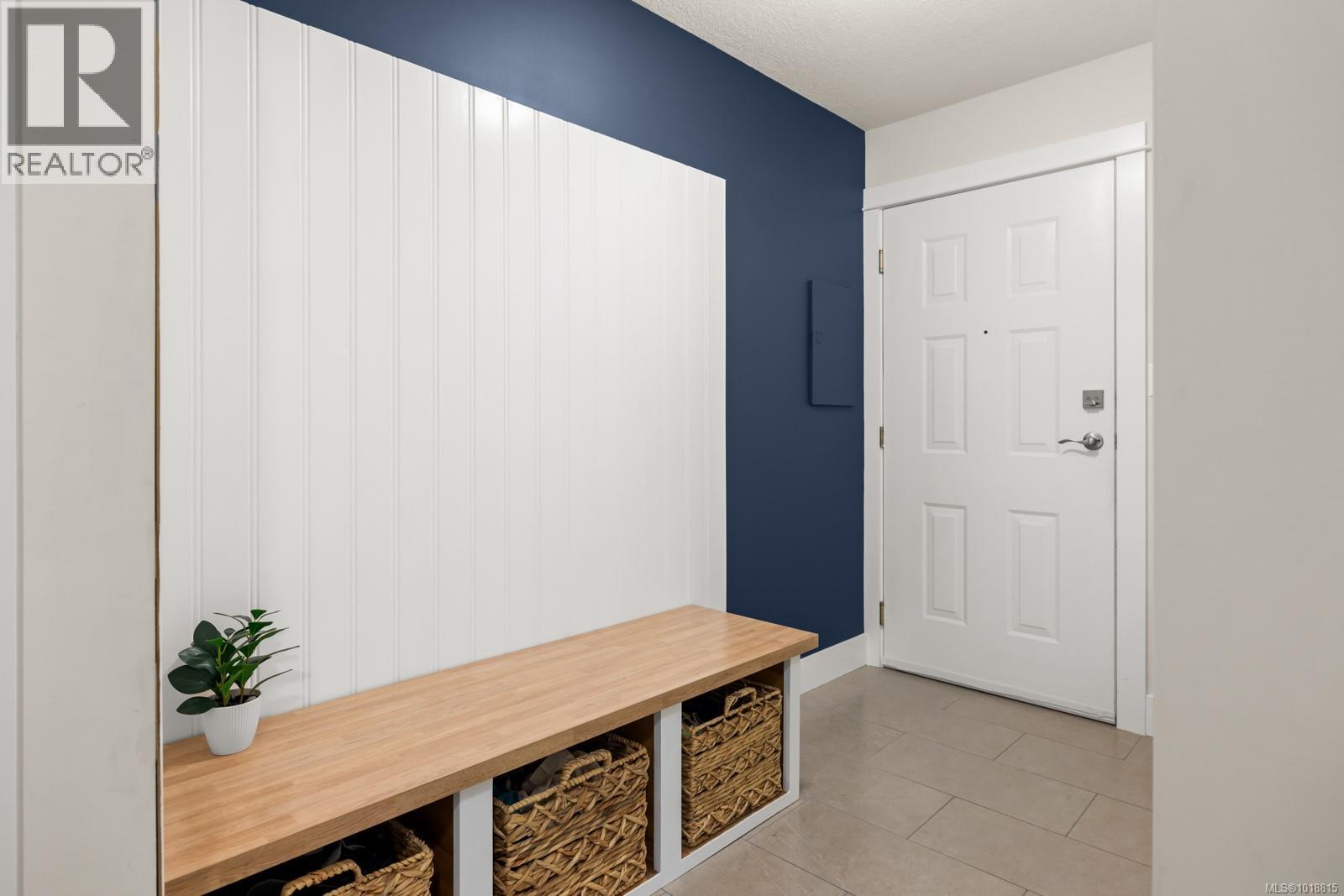 303 7070 West Saanich Rd, Central Saanich