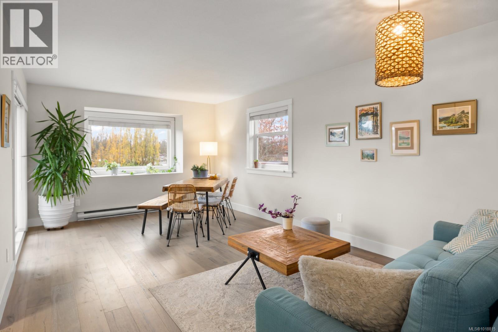 303 7070 West Saanich Rd, Central Saanich