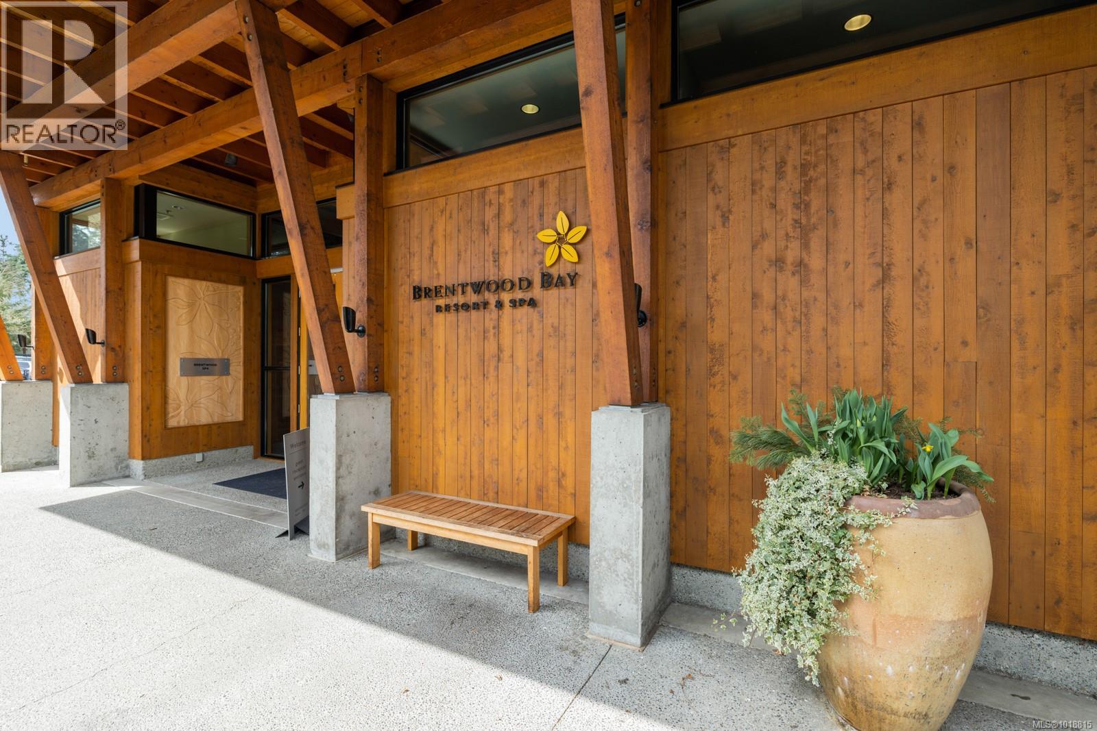 303 7070 West Saanich Rd, Central Saanich