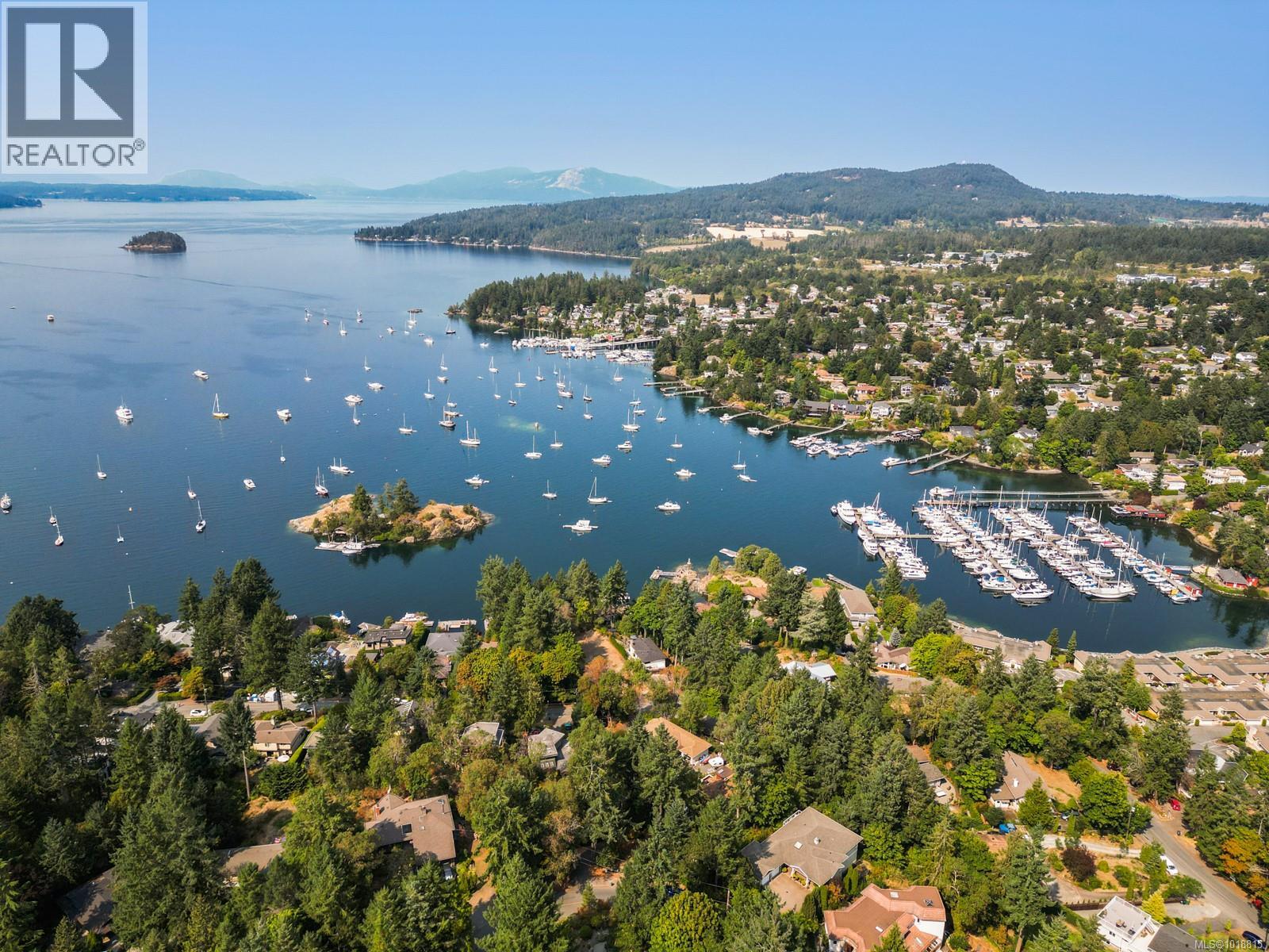 303 7070 West Saanich Rd, Central Saanich