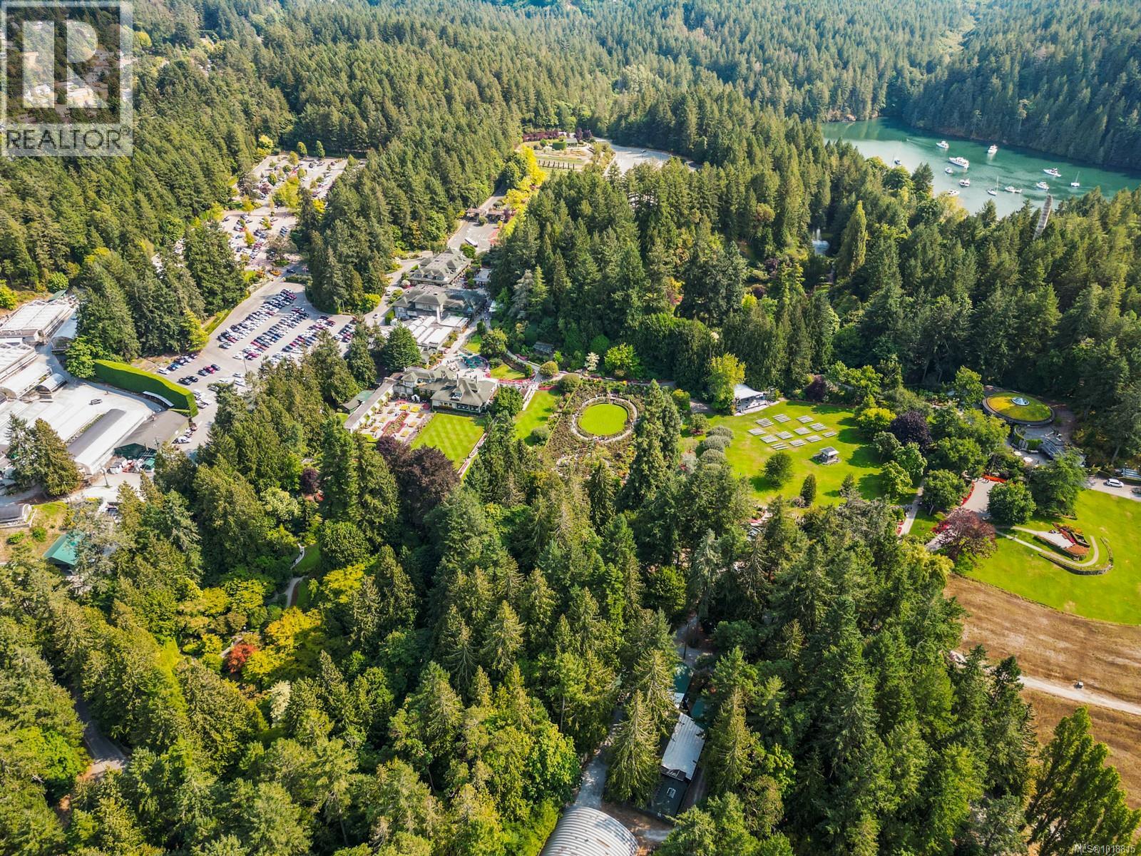 303 7070 West Saanich Rd, Central Saanich