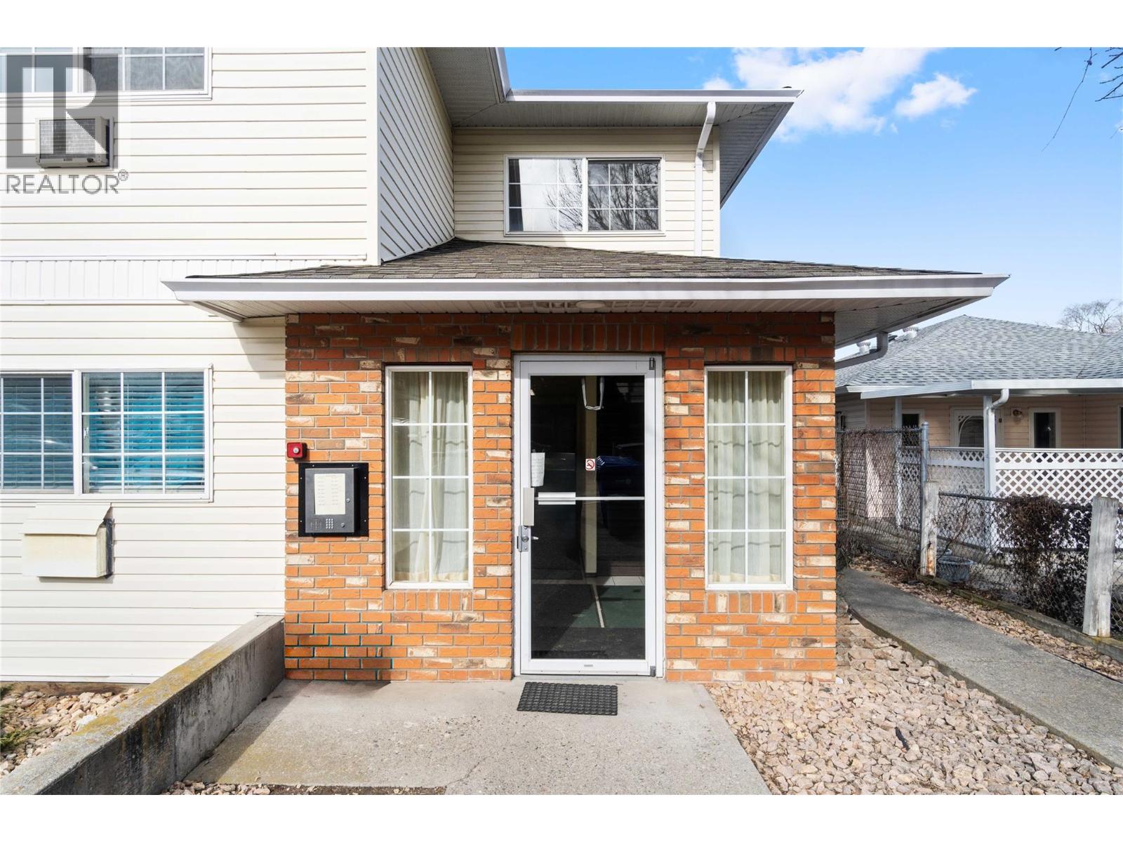 2820 Wolfenden Terrace Unit# 108, Armstrong