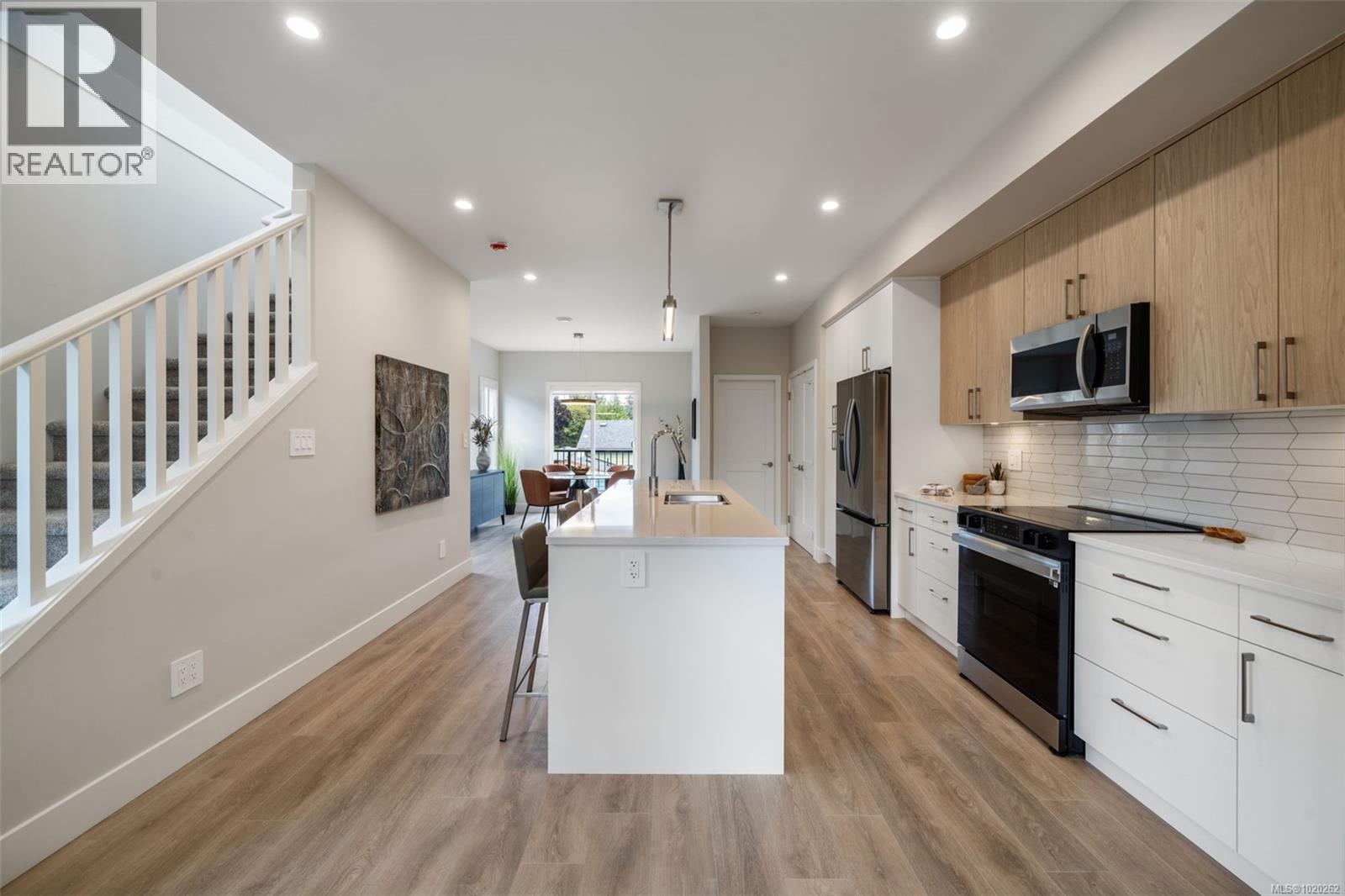 1211 Arcadiawood Crt, Langford