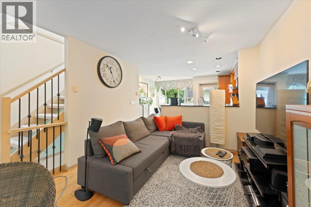 6878 VILLAGE GREEN, Burnaby