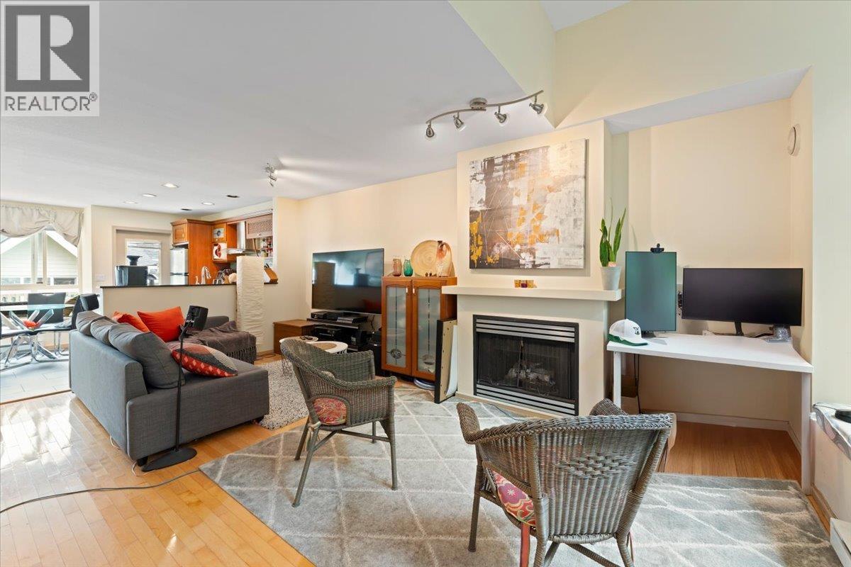 6878 VILLAGE GREEN, Burnaby