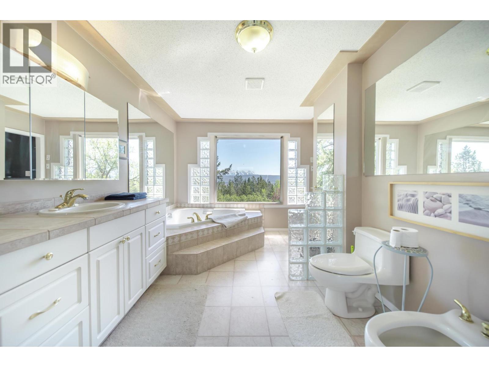 380 IVY Road, Cranbrook