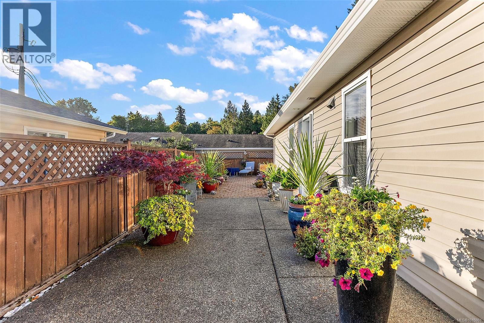 87 7570 Tetayut Rd, Central Saanich