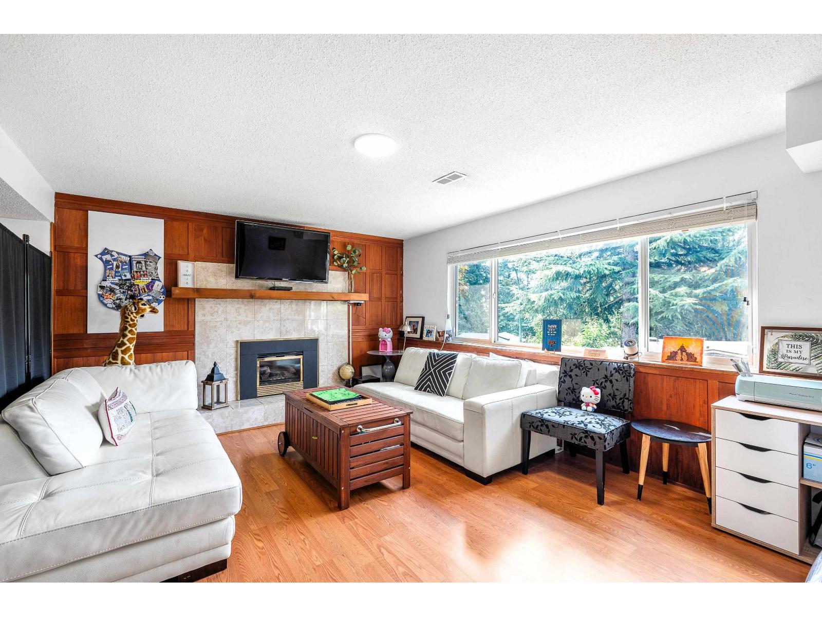 10662 SANTA MONICA, Delta