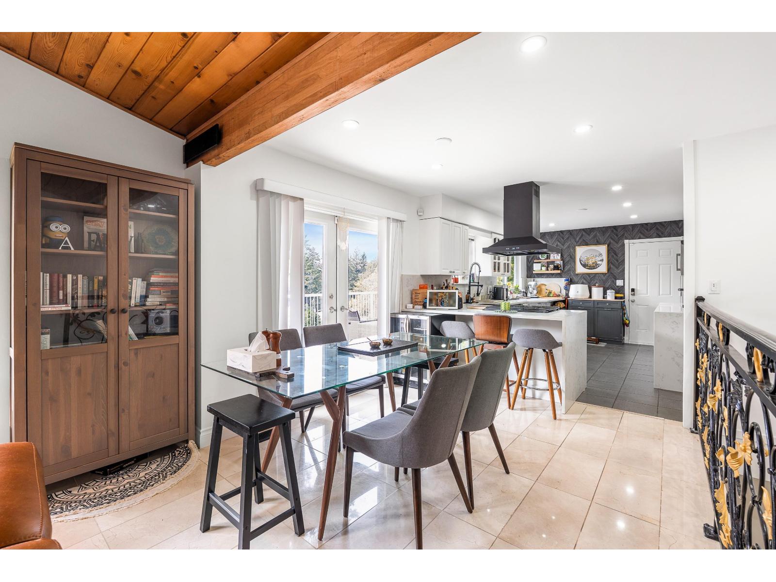 10662 SANTA MONICA, Delta