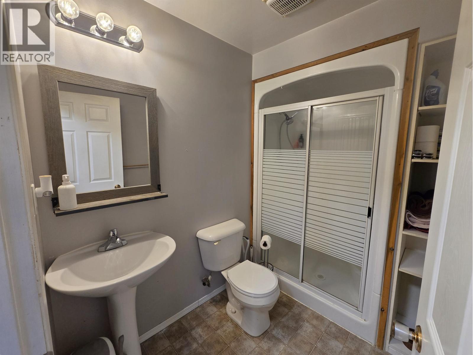 2165 QUEENSWAY DRIVE, Terrace