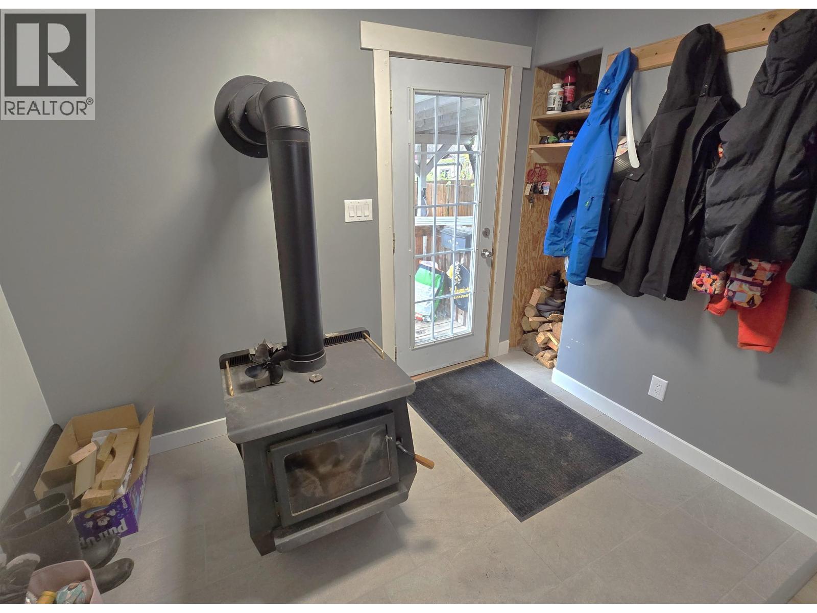 2165 QUEENSWAY DRIVE, Terrace