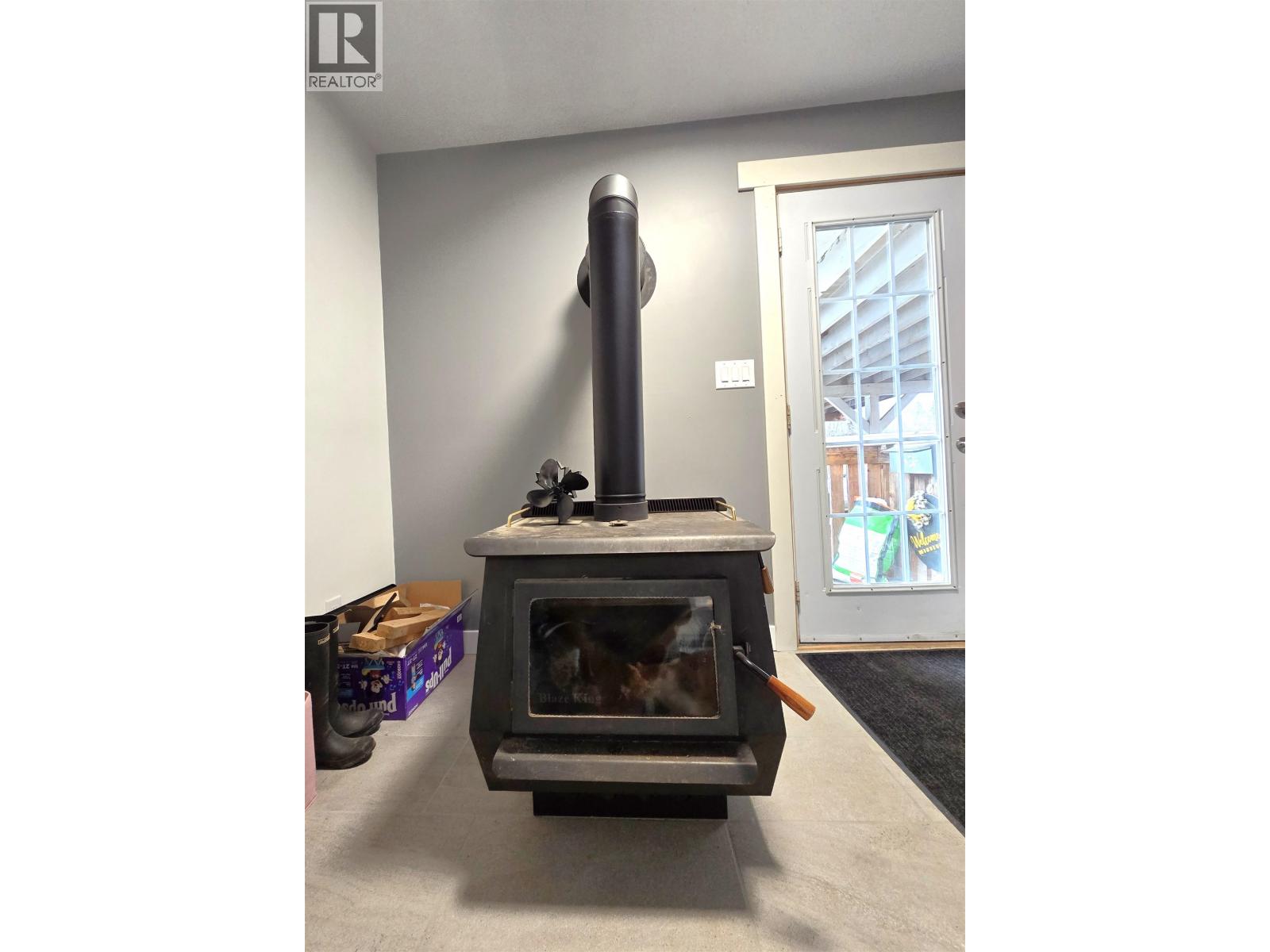 2165 QUEENSWAY DRIVE, Terrace