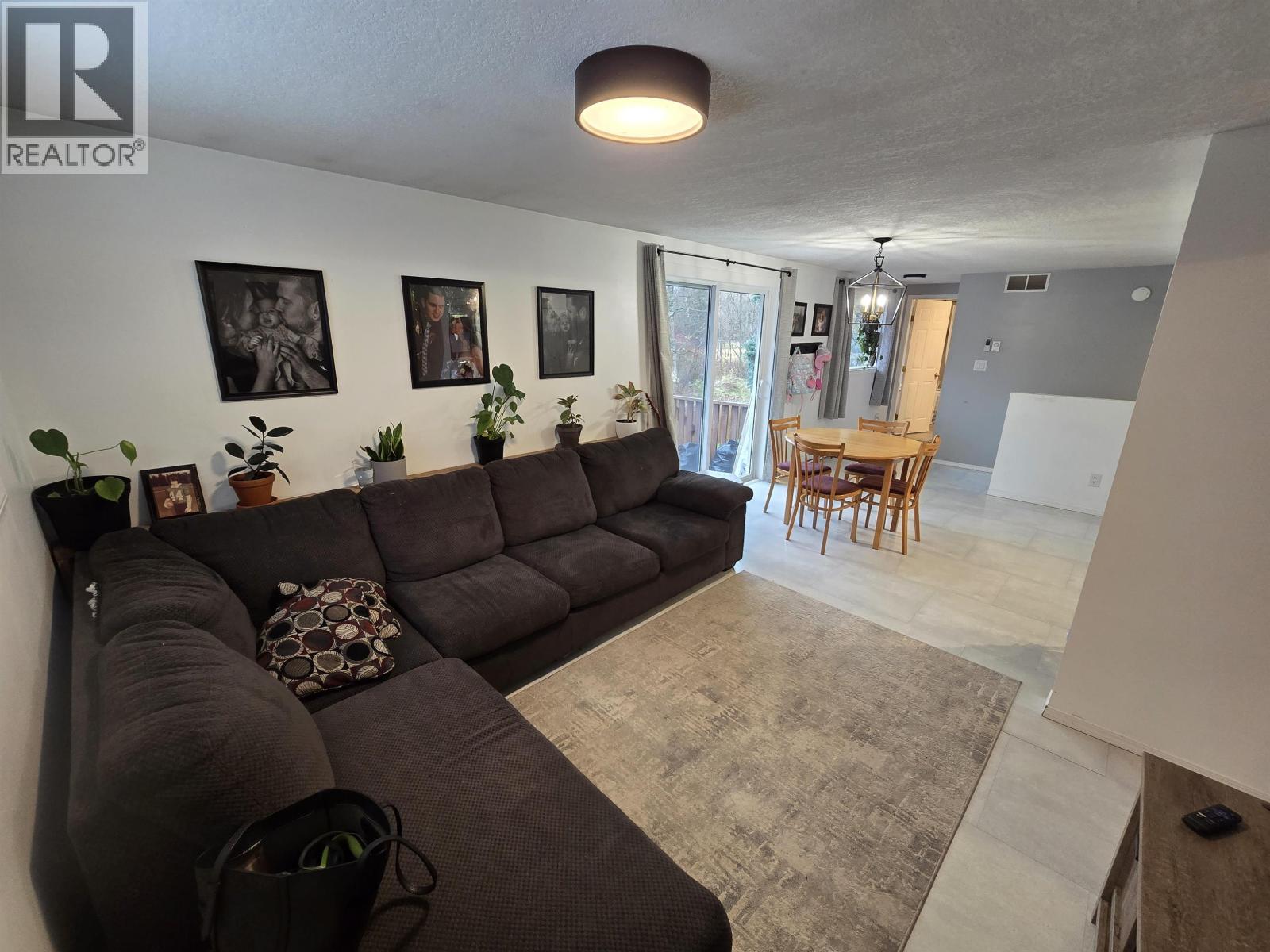 2165 QUEENSWAY DRIVE, Terrace