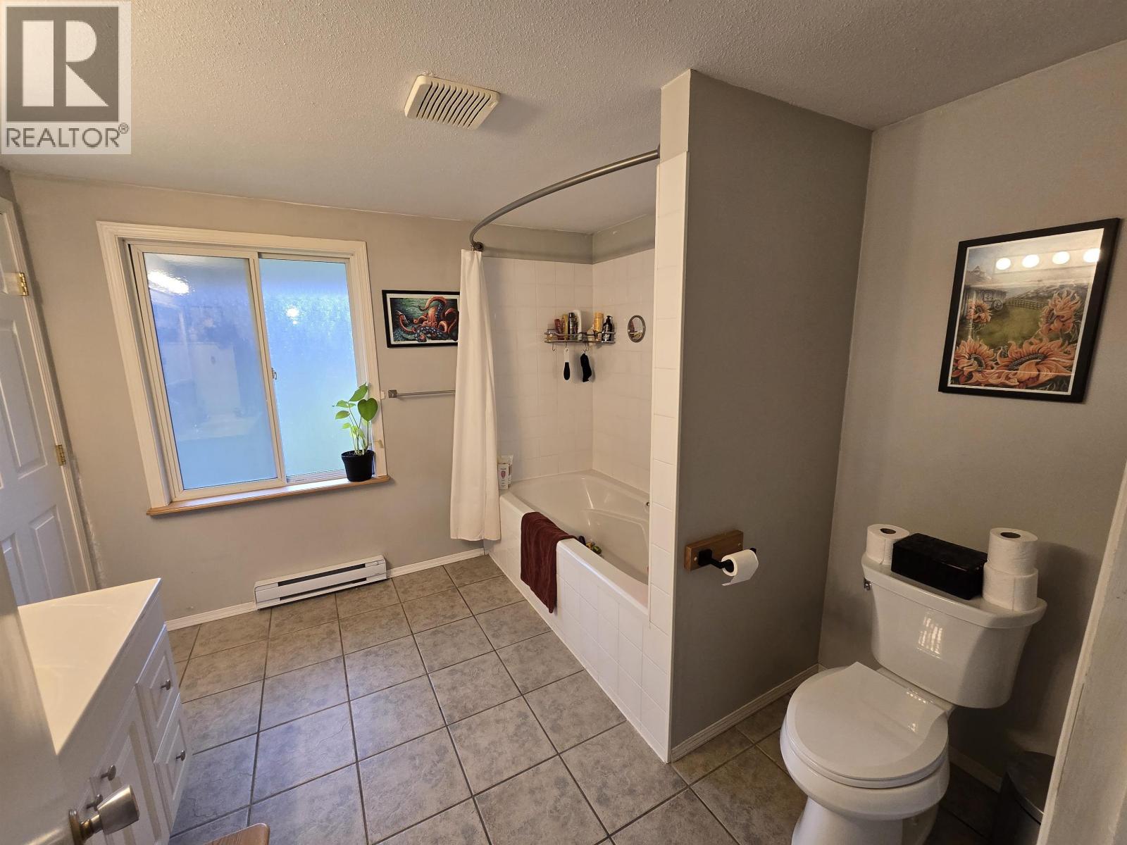 2165 QUEENSWAY DRIVE, Terrace