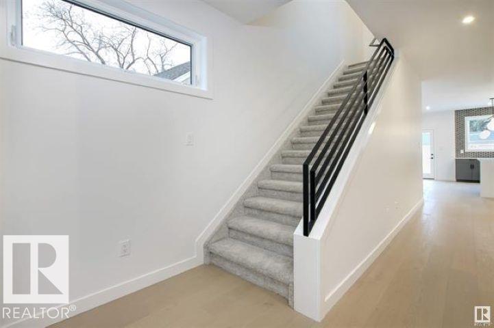 11016 132 ST NW, Edmonton