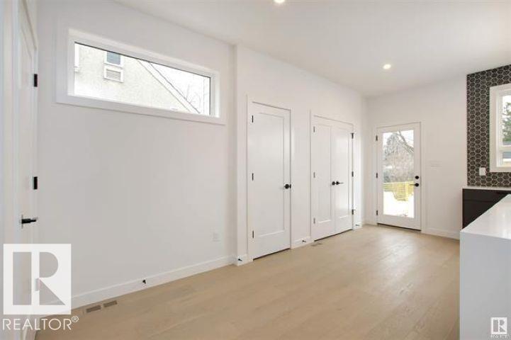 11016 132 ST NW, Edmonton