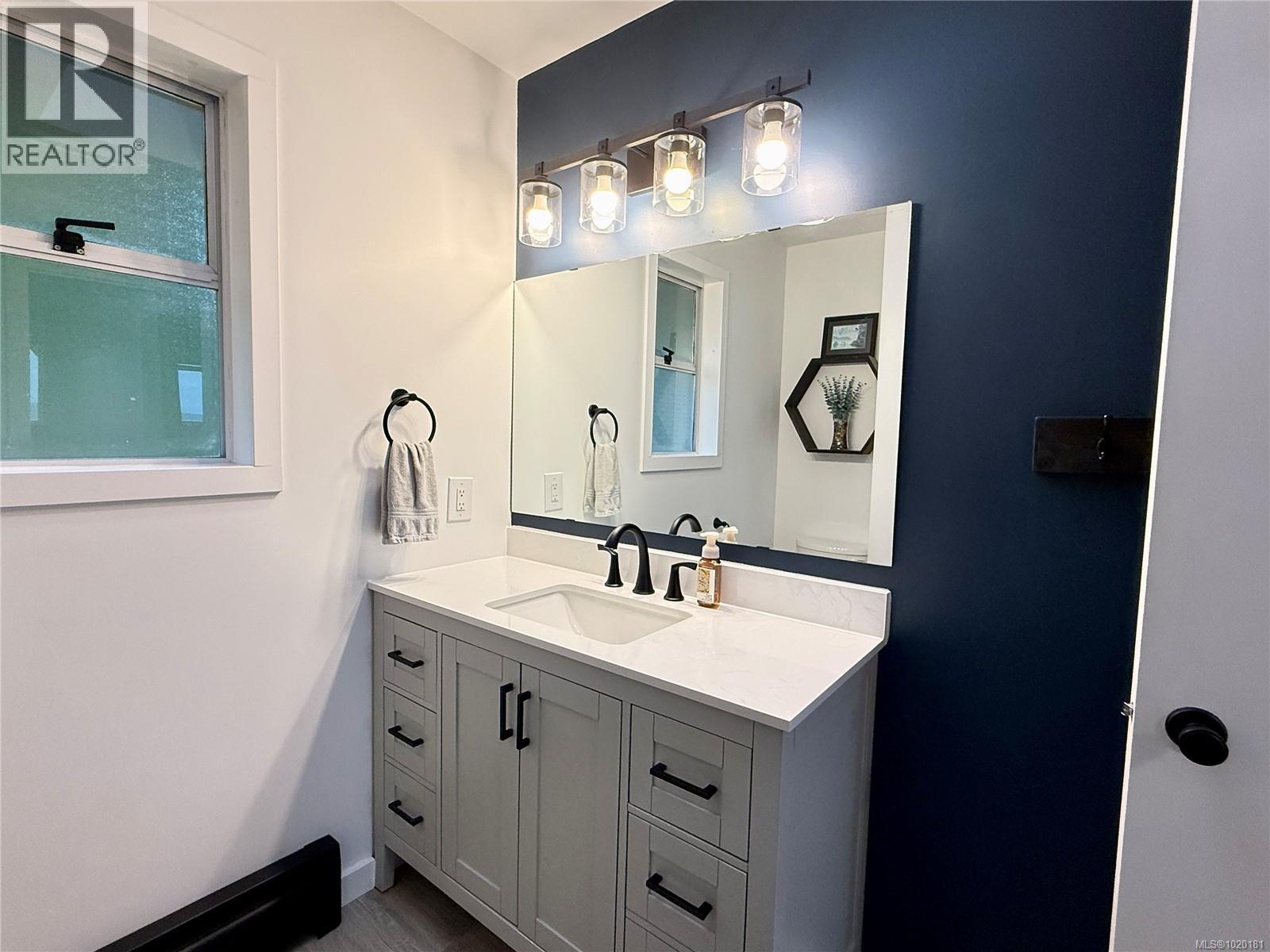 2611 Cardena Cres, Port McNeill