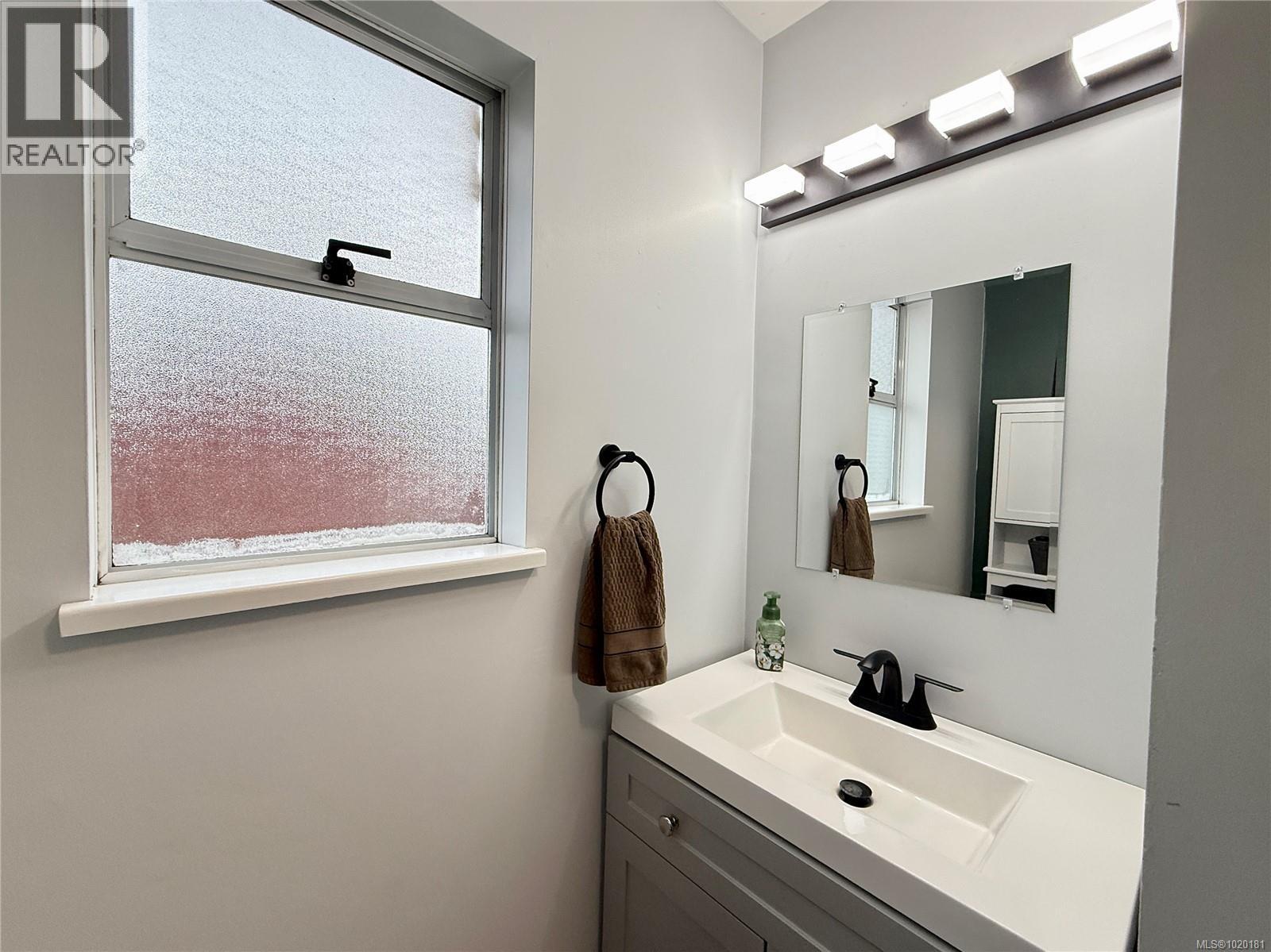 2611 Cardena Cres, Port McNeill