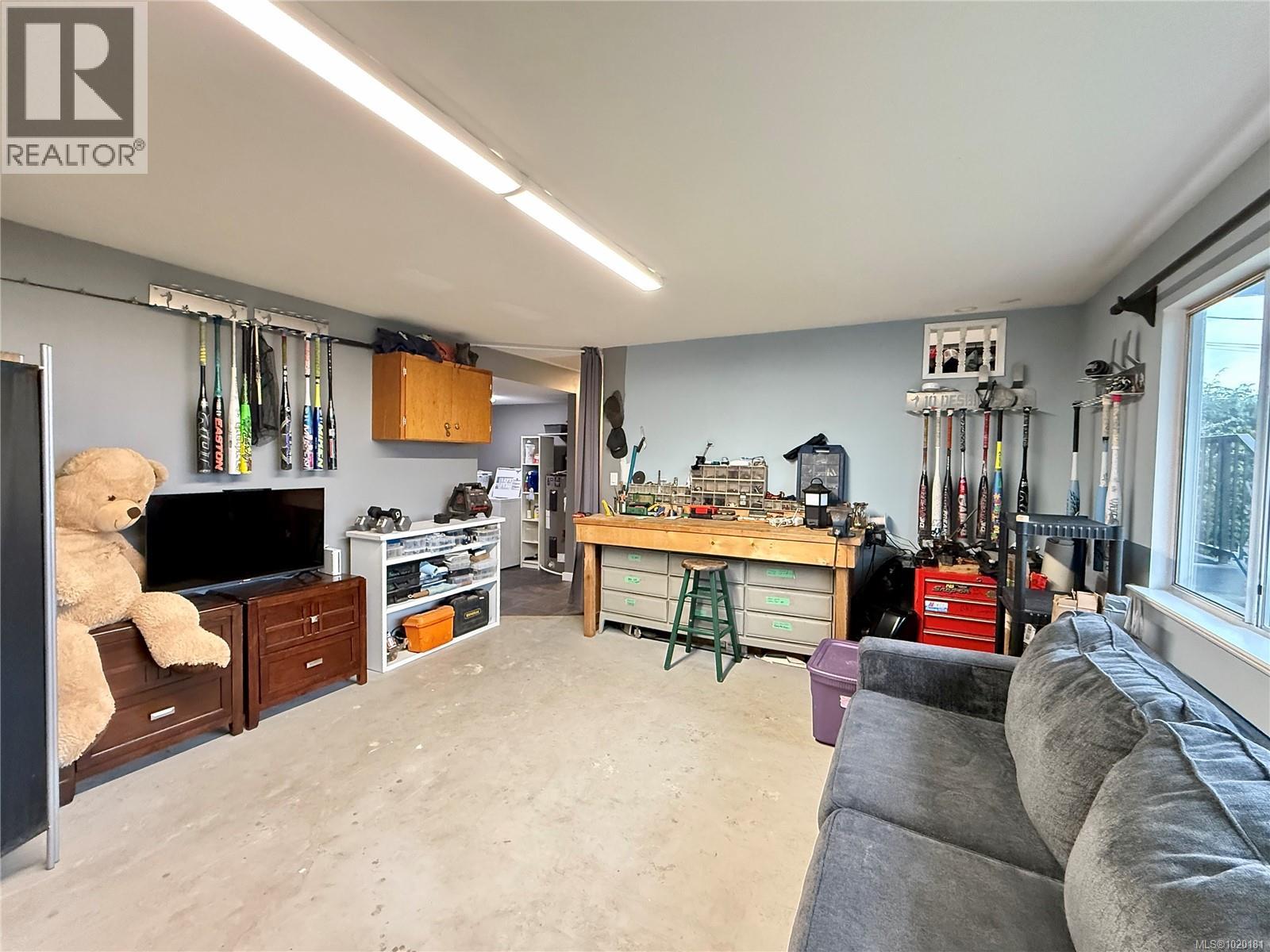 2611 Cardena Cres, Port McNeill