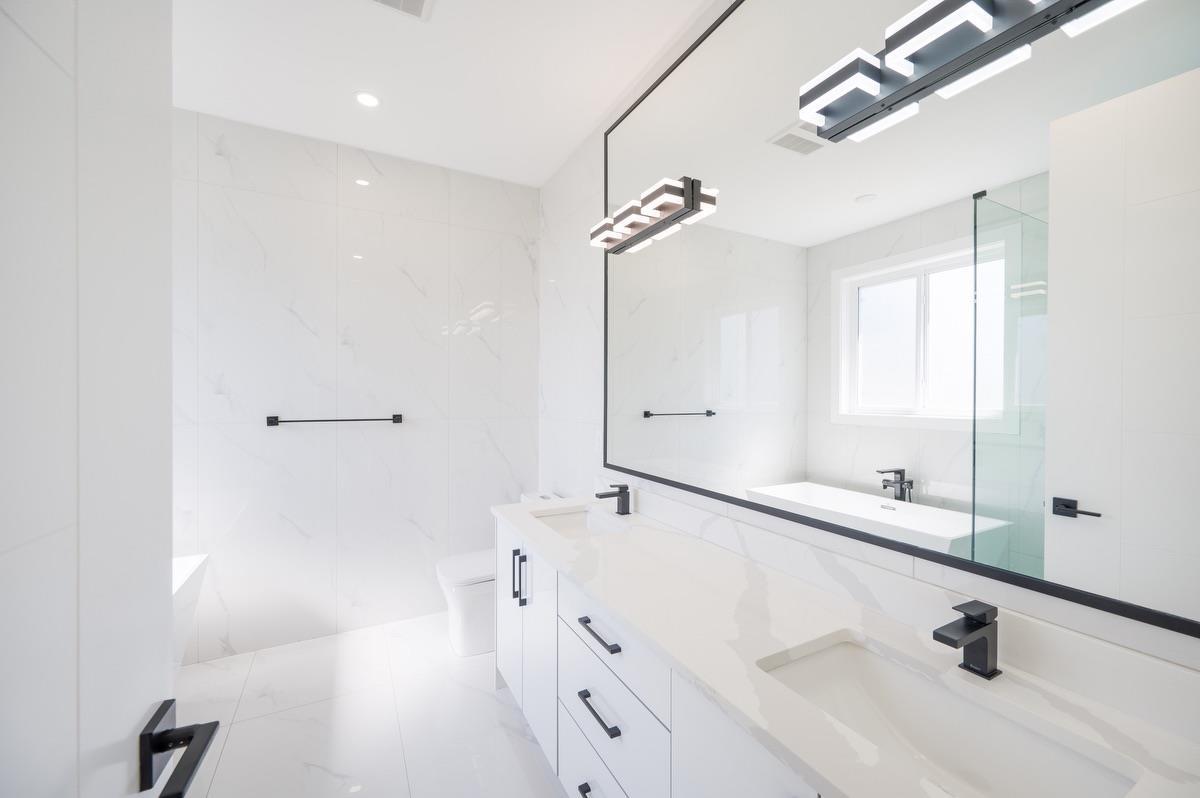 2715 201 STREET, Langley