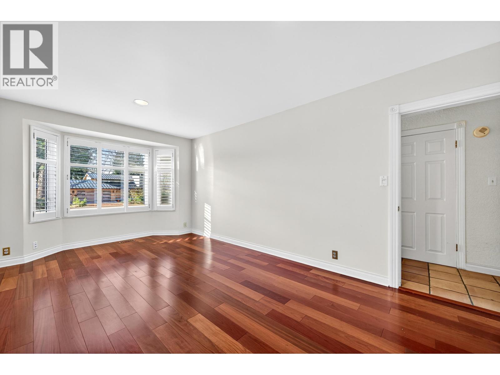 906 PACIFIC Drive, Delta