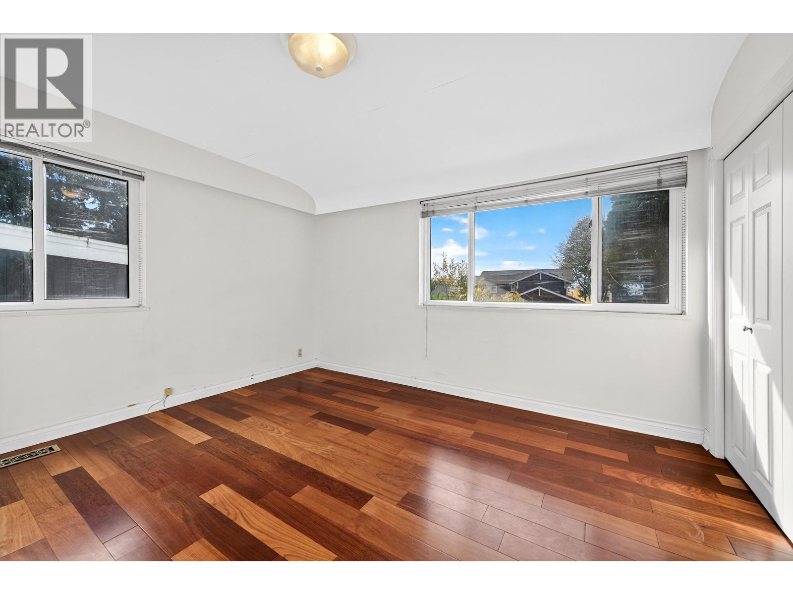 906 PACIFIC Drive, Delta