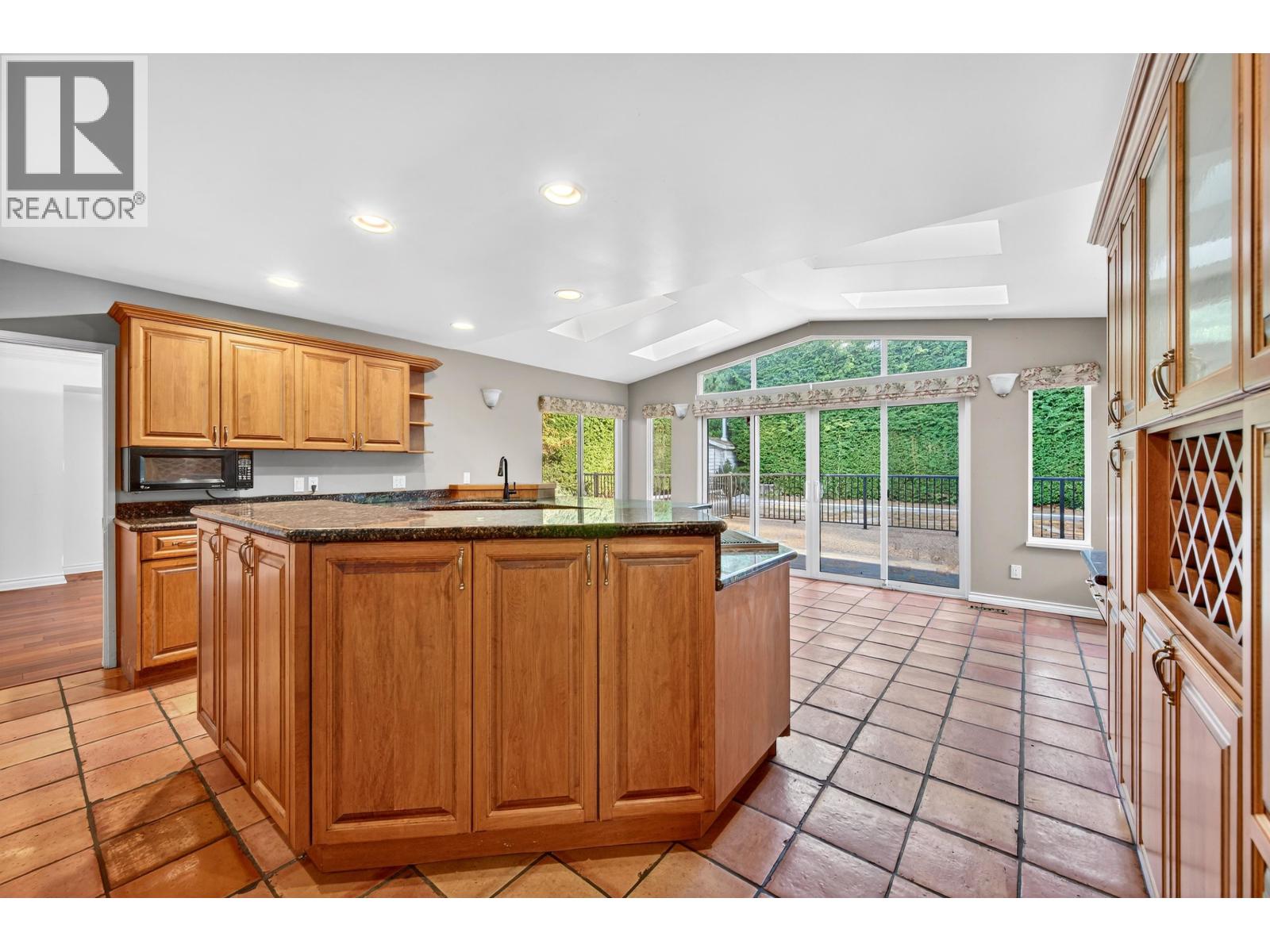 906 PACIFIC Drive, Delta