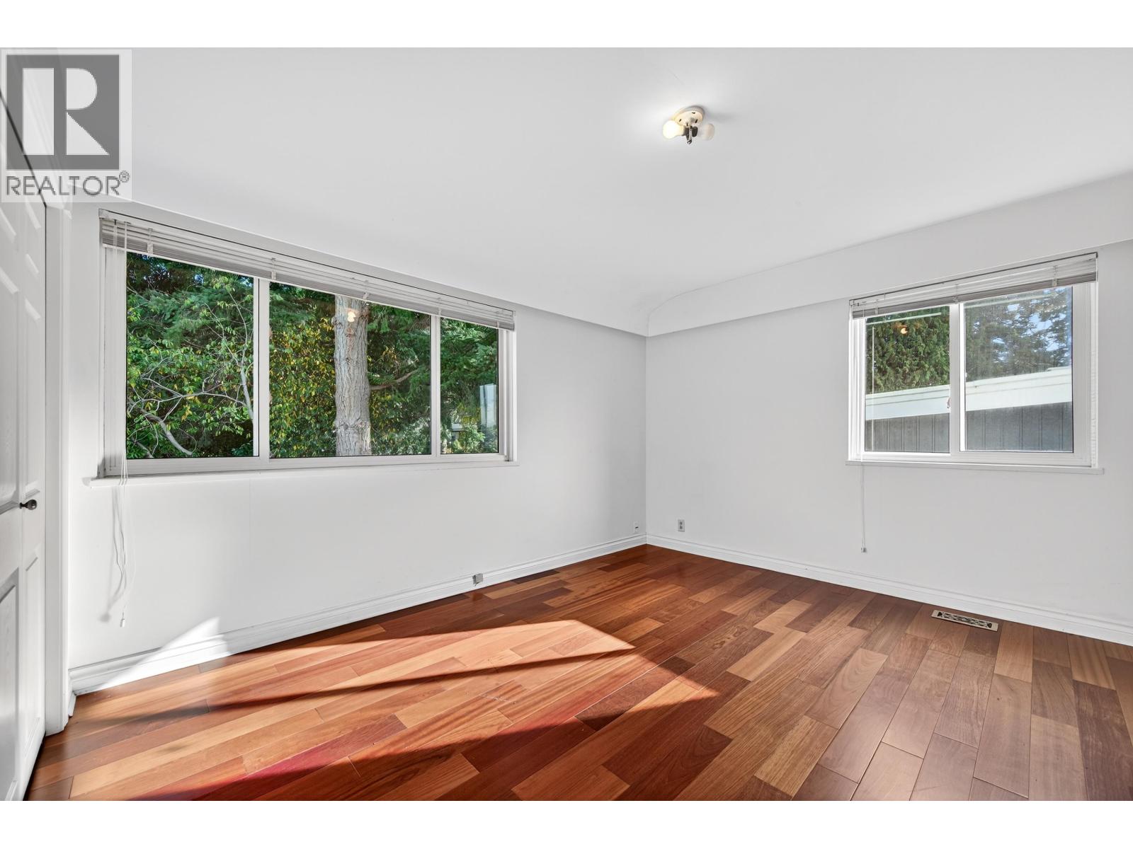 906 PACIFIC Drive, Delta