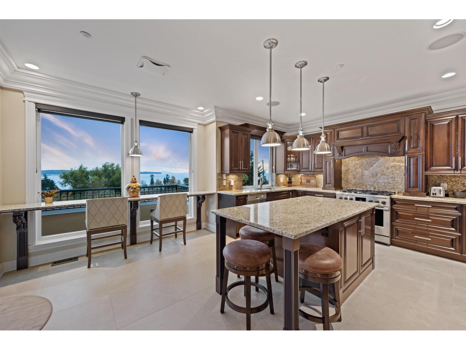 15781 PACIFIC AVENUE, White Rock