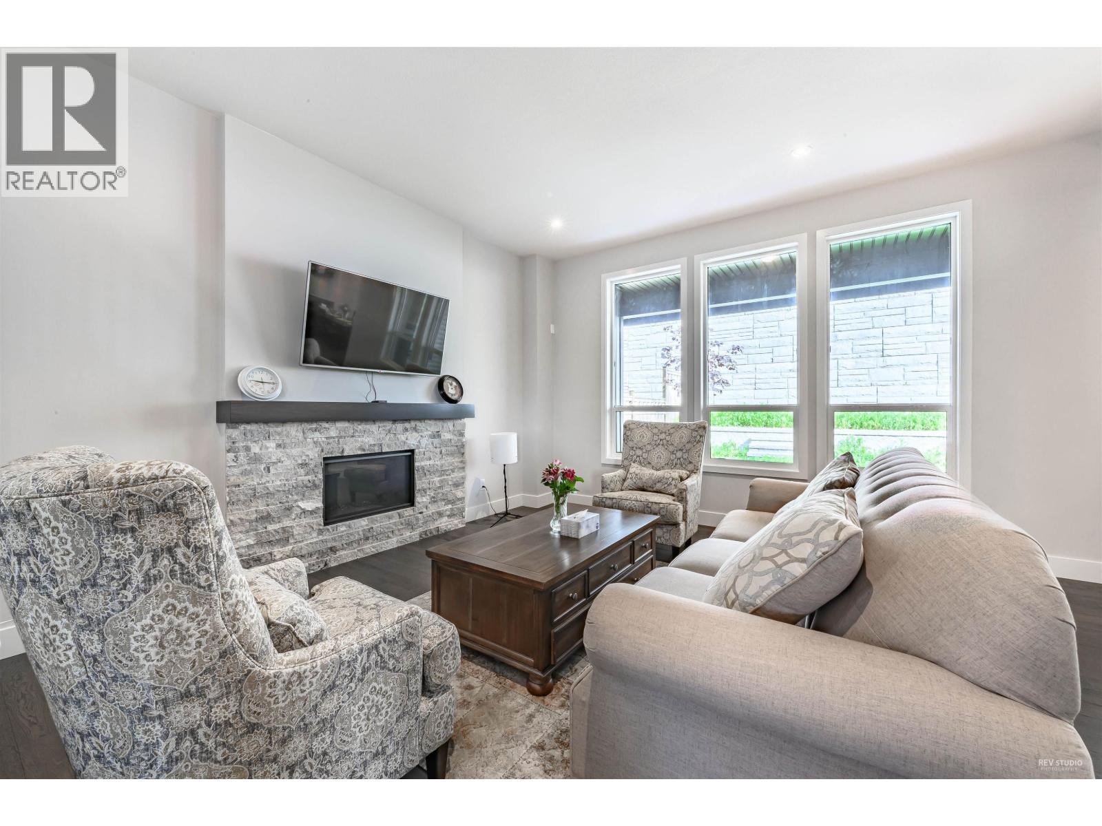 3565 SHEFFIELD AVENUE, Coquitlam