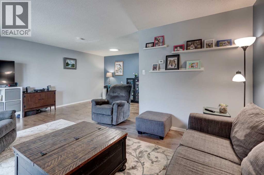 Single Family House for Sale in    Avenue SE Acadia Calgary 