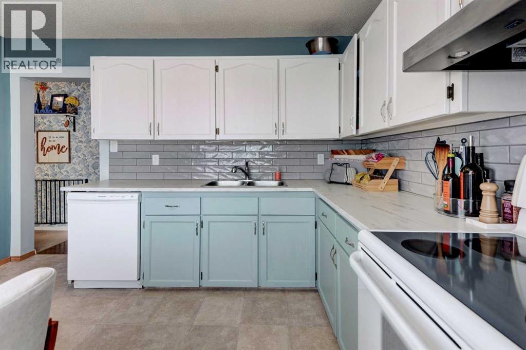 Single Family House for Sale in    Avenue SE Acadia Calgary 