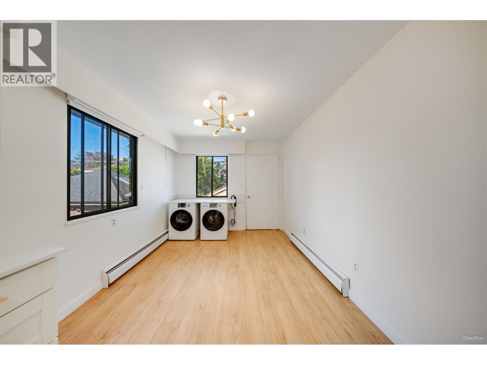 4565 W 9TH AVENUE, Vancouver