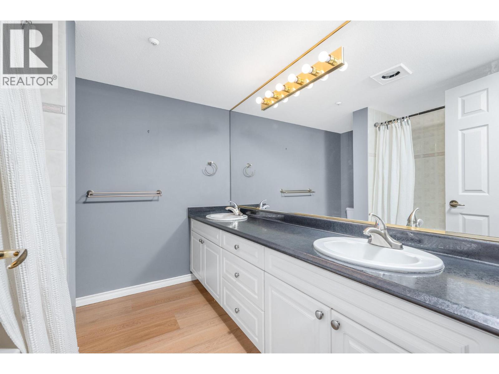 213 3300 Centennial Drive, Vernon