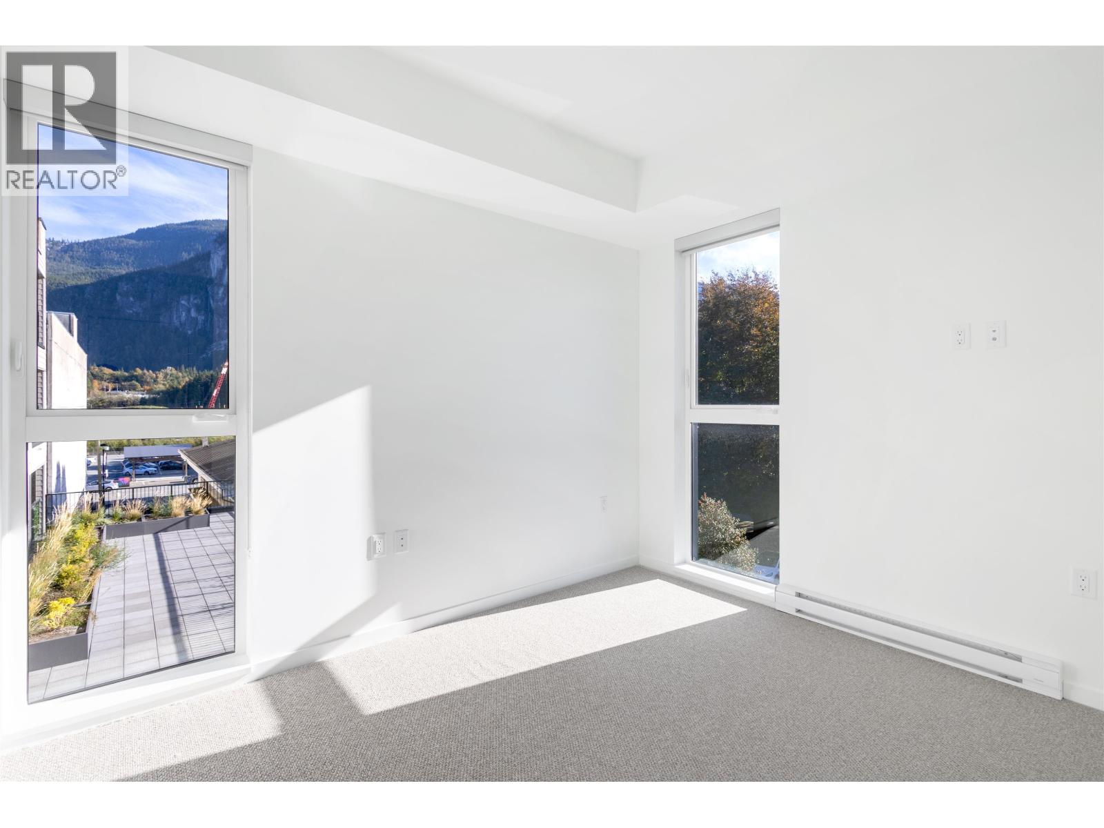 500 37994 2ND AVENUE, Squamish