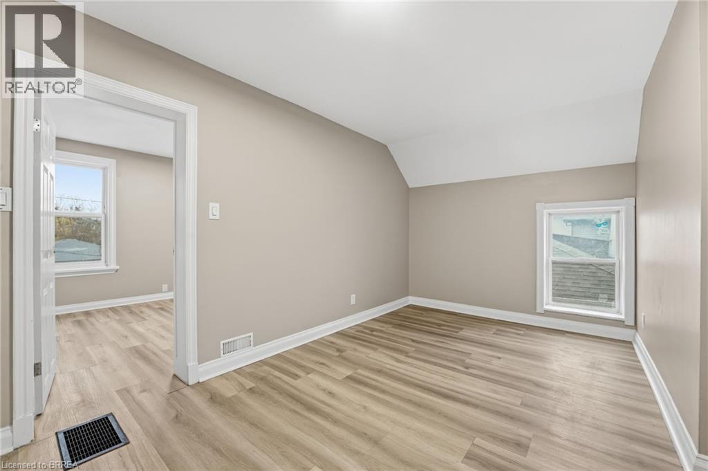 43 RICHARDSON Street - 8