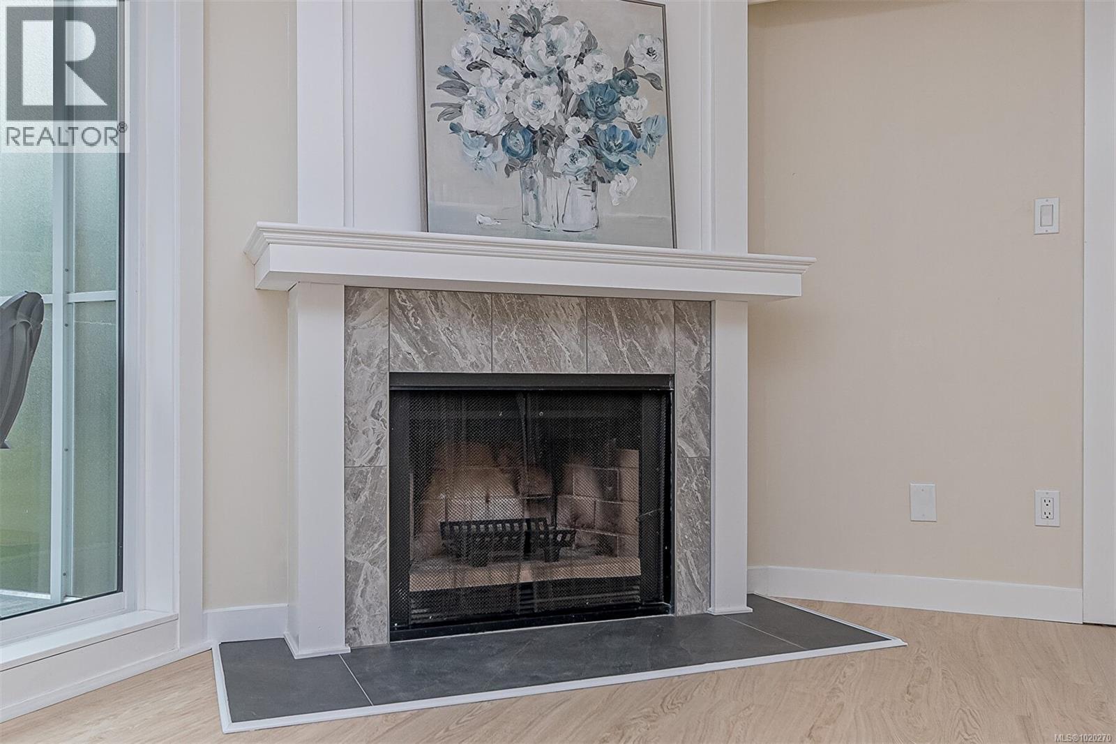 215 3277 Quadra St, Saanich