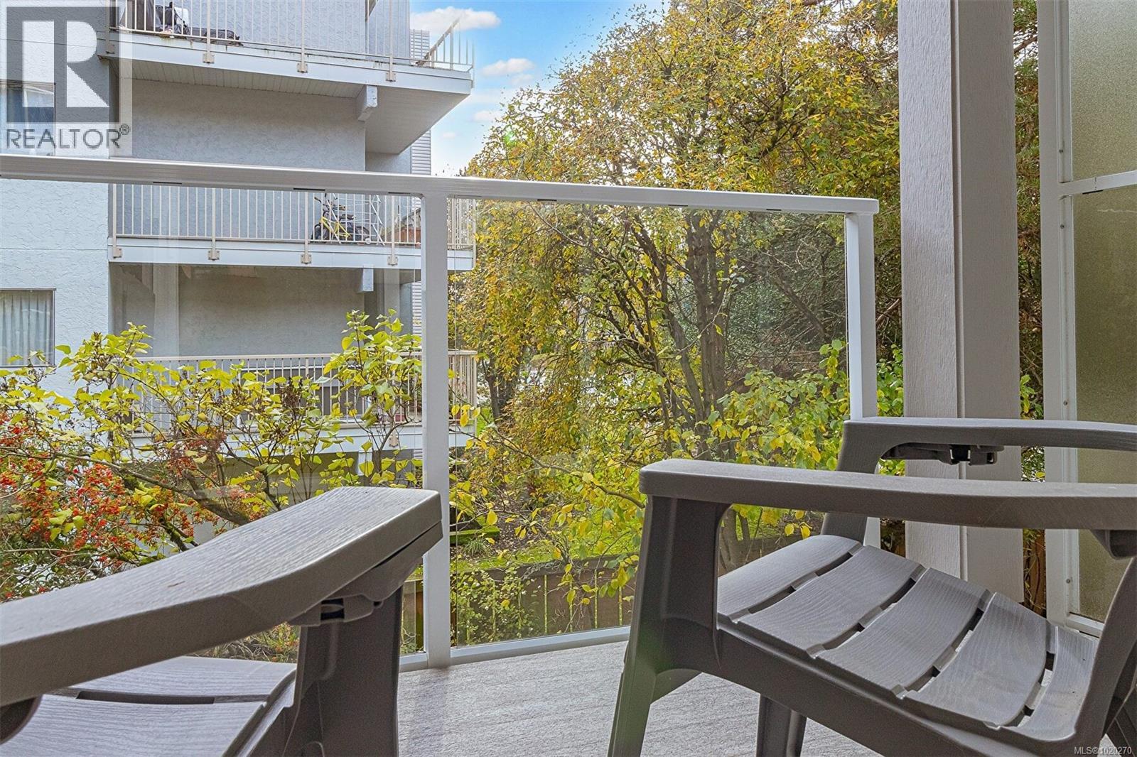 215 3277 Quadra St, Saanich