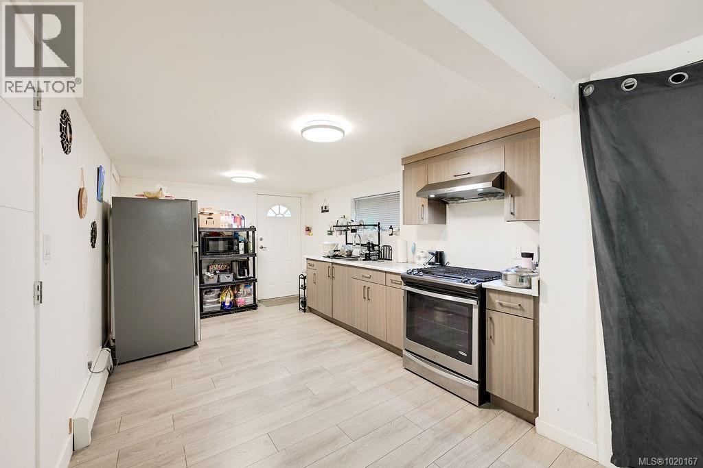  2710 Victor Street, Victoria