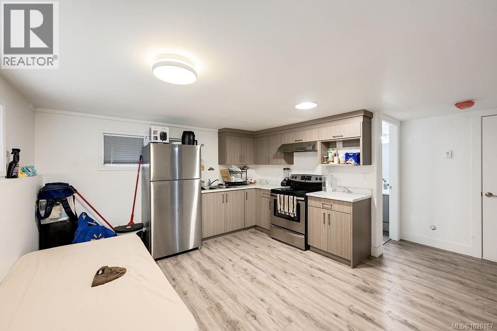  2710 Victor Street, Victoria