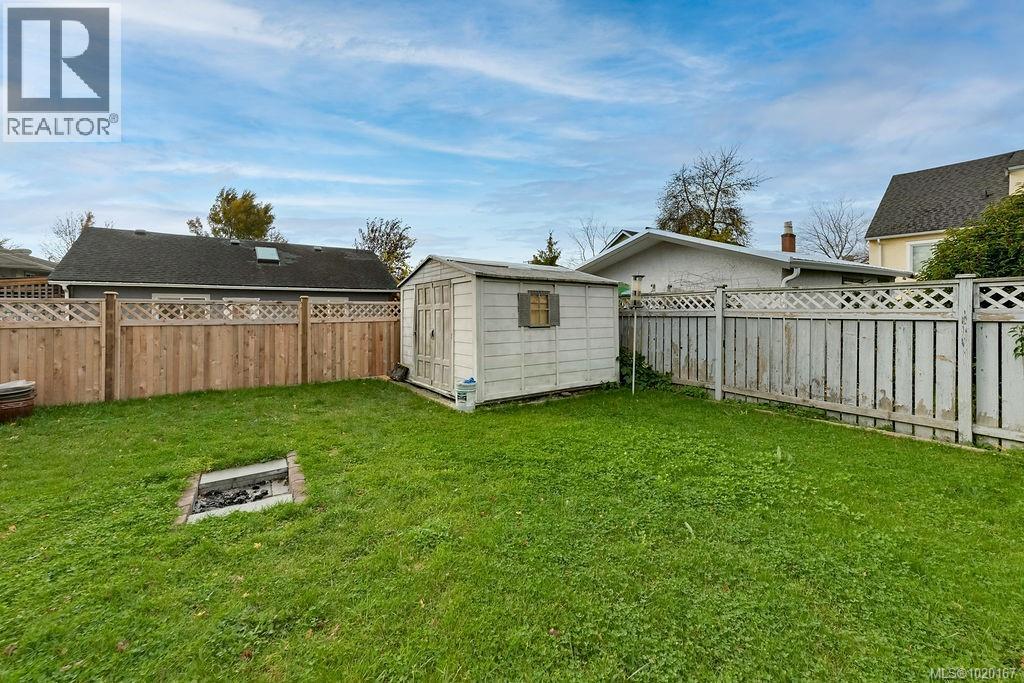  2710 Victor Street, Victoria