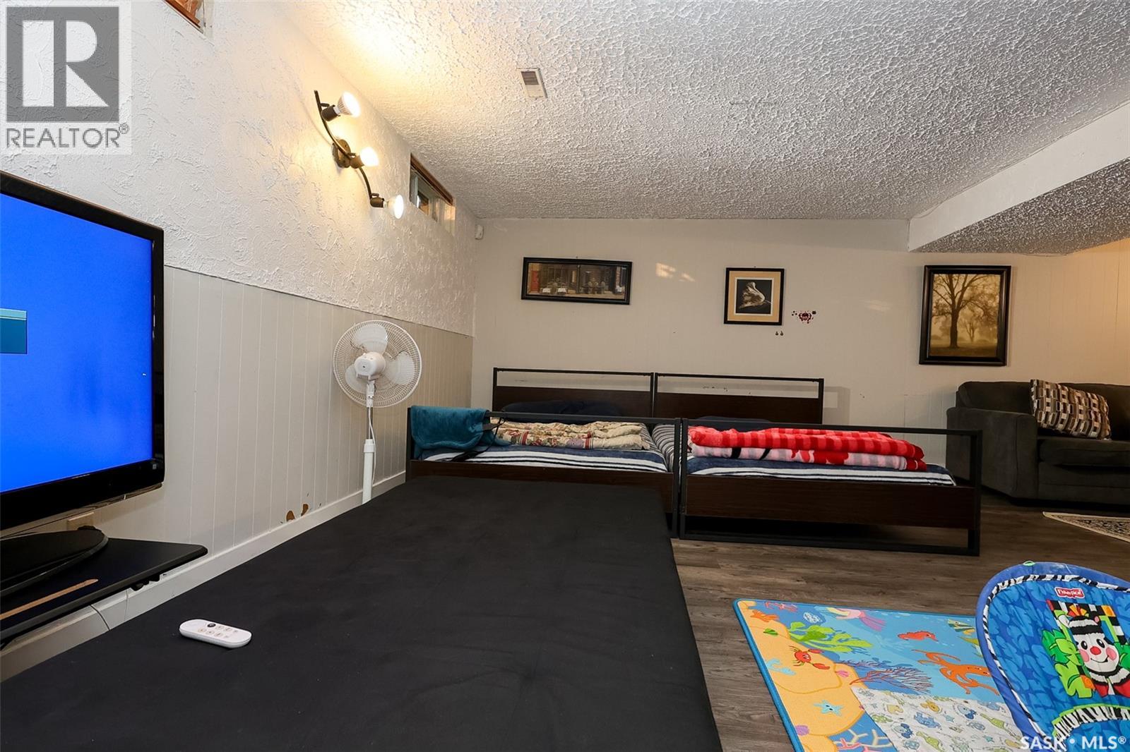 1614 MCKERCHER DRIVE - 12